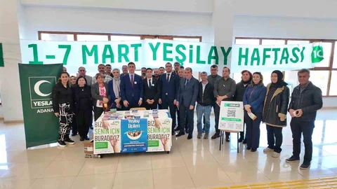 Yüreğir'de Yeşilay Haftası Standı Açıldı