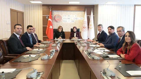 Bakan Göktaş'tan Yaşlılara Destek Protokolü