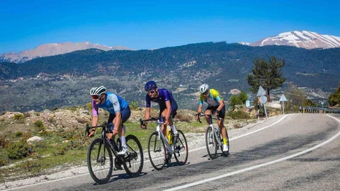 AKRA Gran Fondo Antalya'da Pedallar Dönüyor