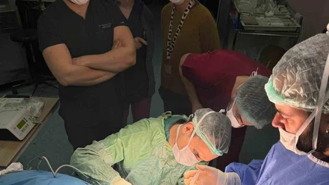 Balıkesir'de İşitme Cihazı Ameliyatı Yapıldı