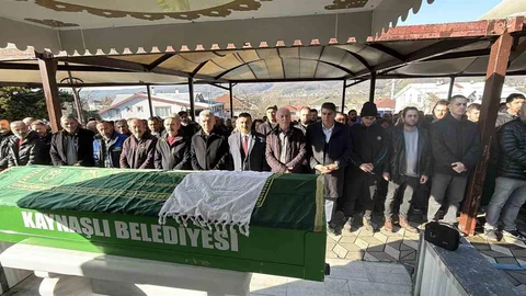 Düzce'de Sevilen Öğretmen Son Yolculuğuna Uğurlandı