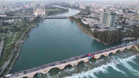 Adana'da Halk İftarı Düzenlendi