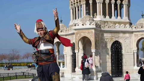 İzmir'de Zeybek Geleneği Avrupa'da Yaşatılıyor