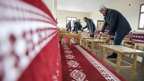 Diyarbakır'da Taziye Evlerine Mobilya Desteği