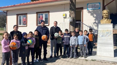 Bilecik'te Jandarmadan Spor Malzemesi Desteği