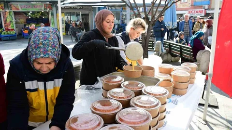 Balıkesir'de İftar Sofrası Kuruldu