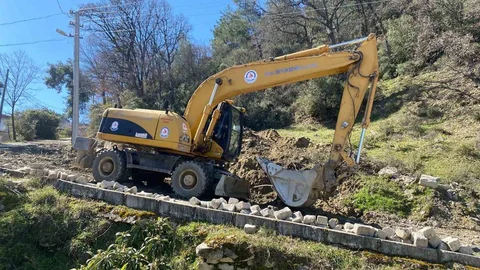 Buldan'da Hastane Yoluna Bakım Yapılıyor