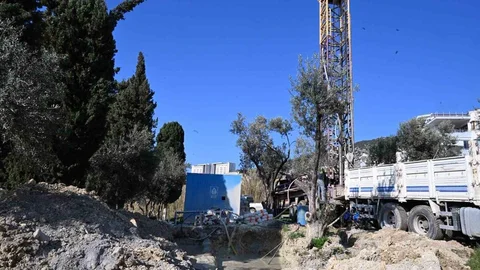Aydın Kuşadası'nda Sondaj Çalışmaları Devam Ediyor