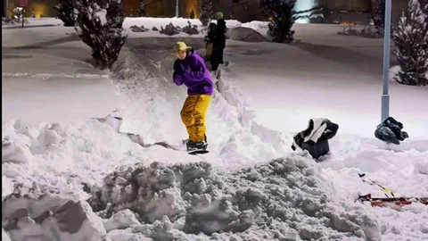 Erzurum Kalesi'nde Snowboard Gösterisi
