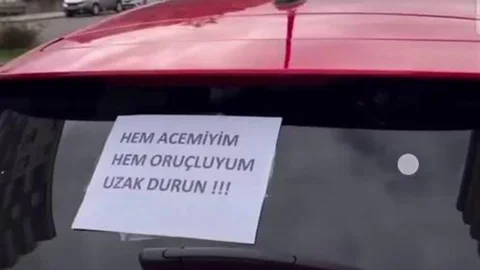 Acemi Sürücüden Eğlenceli Trafik Önlemi