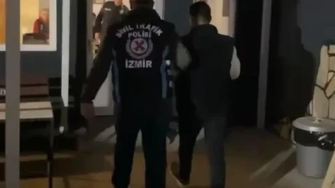 İzmir'de Otobüs Önünü Kesme Cezası