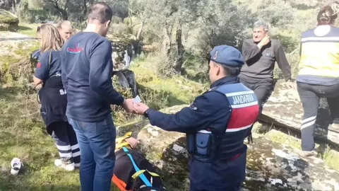 Aydın'da Kayalıktan Düşen Kadın Kurtarıldı
