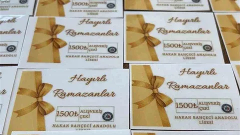 Diyarbakır Çermik’te Öğrencilere Yardım Çeki Dağıtıldı