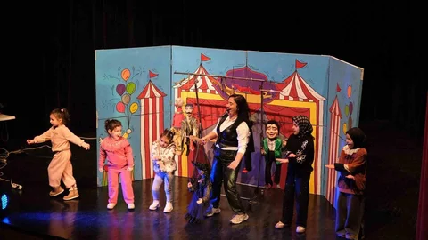 Yıldırım'da Çocuklar için Kukla Gösterisi