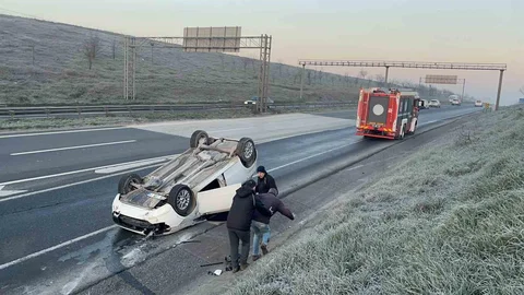 Tekirdağ'da Takla Atan Araçta 3 Kişi Kurtuldu