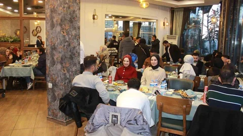 Siirt'te Genç Çiftlerle İftar Buluşması