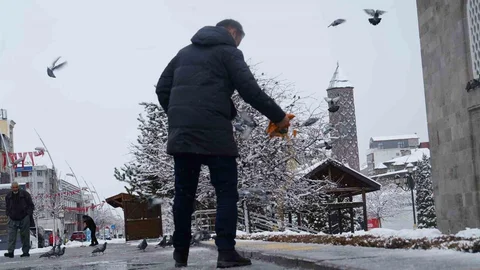 Doğu'da Kar Yağışı Devam Ediyor