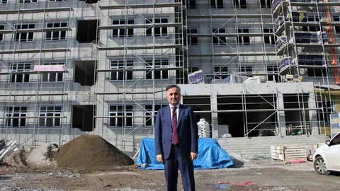Kayseri'de Okul İnşaatları Devam Ediyor