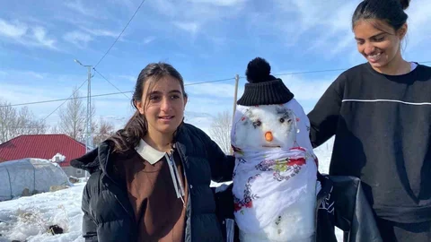 Ağrı'da Kardan Adam Geleneği Yaşatıldı