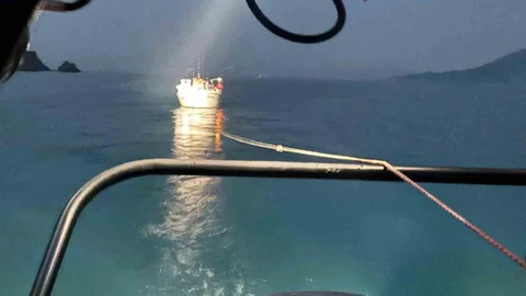 Fethiye'de Sürüklenen Tekne Kurtarıldı