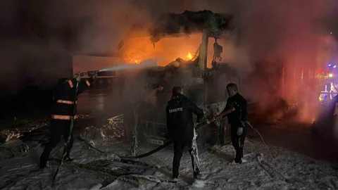 Hopa'da Tır Parkında Yangın Çıktı