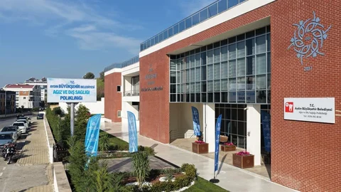 Aydın'da Yeni Diş Polikliniği Açıldı