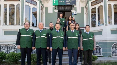 İzmir'de Yeşilay Ziyareti Gerçekleşti