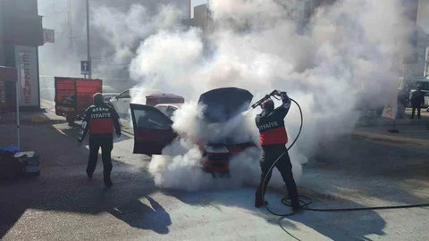 Keşan'da Otomobil Yangını Kontrol Altına Alındı