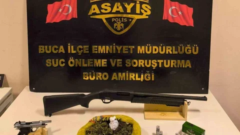 İzmir'de Aranan Şahıs Yakalandı