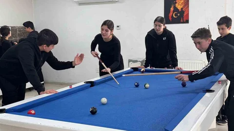 Düzce'de Öğrenciler Bahçeşehir Gençlik Merkezi'nde Ağırlanıyor