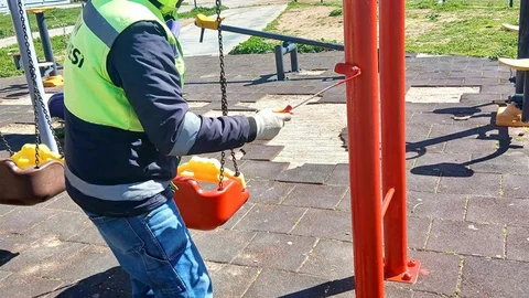 Didim'de Çocuk Parkları Yenilendi