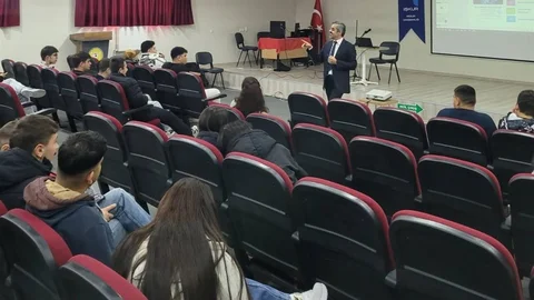 Liseli Gençlere Kariyer Desteği Sağlanıyor