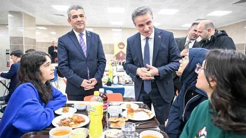 Erzurum'da Öğrencilerle İftar Programı