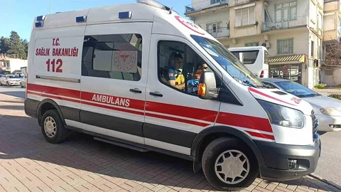Motosikletli kaza yaptı Antalya'da