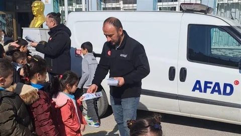 Eskişehir'de Öğrencilere Afet Eğitimi Verildi