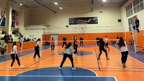 Selendi’de Kadınlar Günü Voleybol Turnuvası
