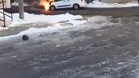 Kars'ta Araç Yangını Paniği Yaşandı