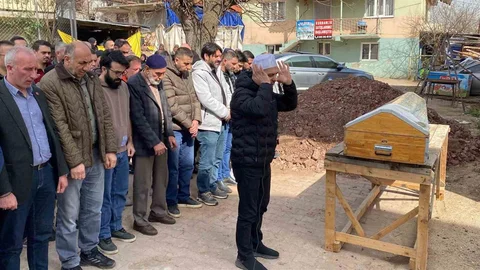 Kocaeli'de Yangında Hayatını Kaybeden Engelli Kişi Defnedildi