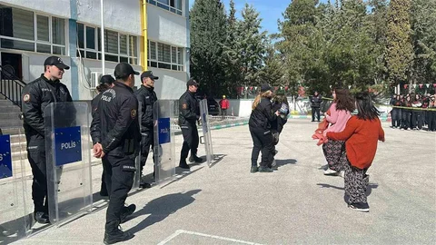 Burdur’da Gerçeği Aratmayan Deprem Tatbikatı