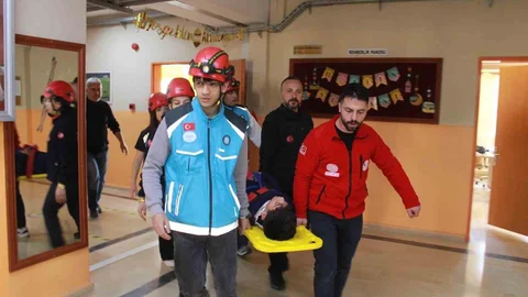 Siirt'te Deprem Tatbikatı Yapıldı