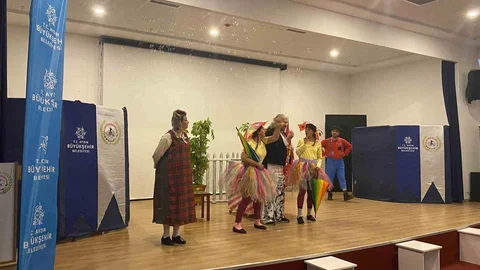 Aydın'da Çocuklar Tiyatro ile Buluştu