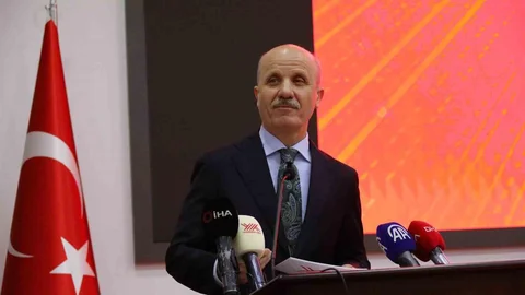 YÖK Başkanı Özvar, Müfredatın Dönüşümüne Dikkat Çekti