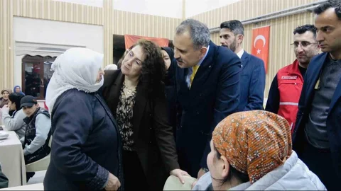 Ağrı'da Yetim Çocuklar İftar Sofrasında Buluştu