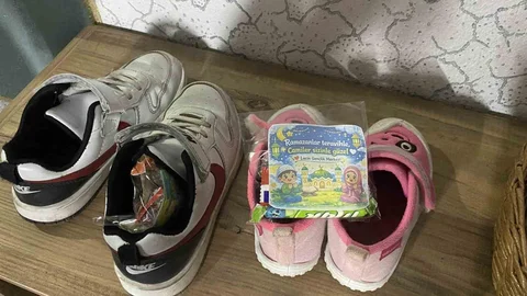 Çorum'da Teravih Namazı Sonrası Hediyeler Dağıtıldı