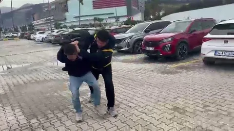 Kadınlar Tuvaletinde Gizli Çekim İddiası