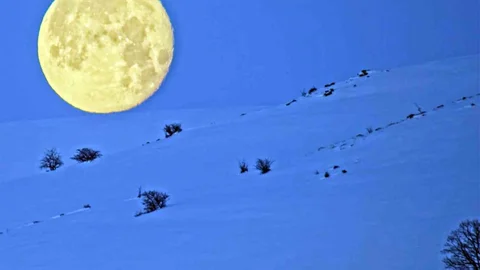 Bitlis'te Eşsiz Ay Manzarası