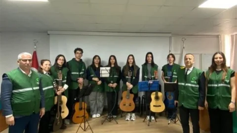 Aydın Lisesi'nde Müzik Programı Düzenlendi