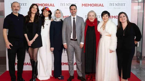 Ünlü İsimler Kadınlar İçin Bir Araya Geldi