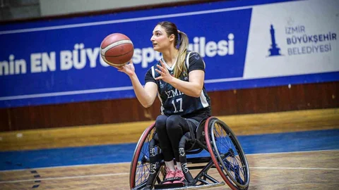 İzmir'de Tekerlekli Sandalye Basketbolu