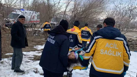 Van'da Kamyonet Devrildi